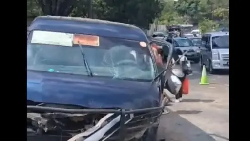 El automotor chocó contra un muro. ,Captura de pantalla.