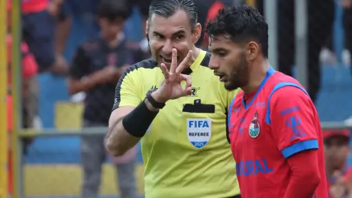 Mario Escobar es el árbitro de la gran final de la Liga Nacional 