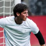 Nicholas Hagen fue obligado a cambiarse de camisola previo al duelo amistoso entre Guatemala y Ecuador 