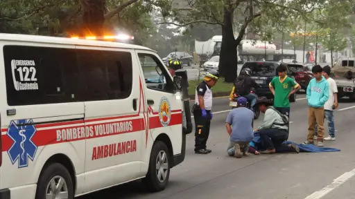 Una persona falleció tras ser atropellada en Km. 22 de ruta Interamericana. ,Bomberos Voluntarios