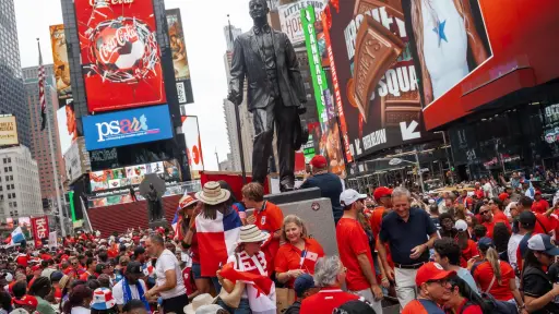 Aficionados panameños celebran en Times Square ,Agencia EFE
