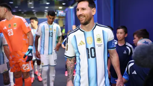 Messi, el de más parches del Mundial 2026 ,AFA