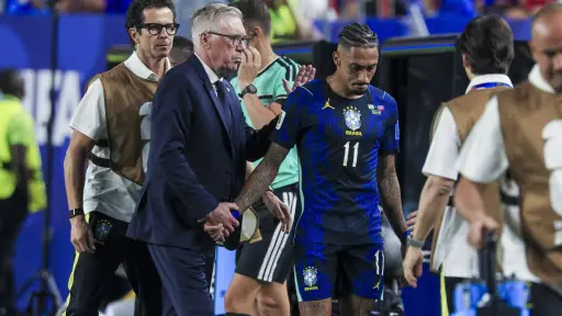 Se confirma la lesión de Raphinha; seguirá un tratamiento intensivo con Brasil ,EFE