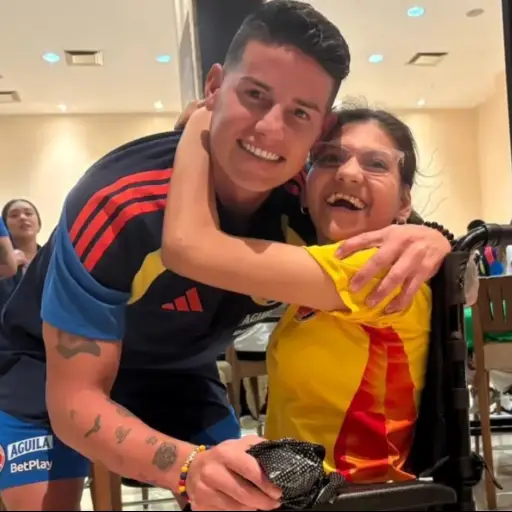 James Rodríguez y Molly ,Redes sociales