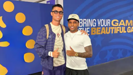 Cristiano Ronaldo junto con Rodrygo tras un encuentro en el Mundial 2026 ,Redes