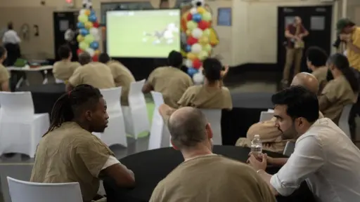 El alcalde de Nueva York vio la semifinal del Mundial con los presos de Rikers Island, la principal cárcel de la ciudad. ,Redes