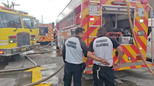 . ,Bomberos Voluntarios