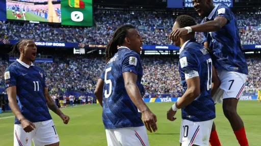 Jugadores de Francia celebran una de sus anotaciones en el Mundial 2026. ,EFE