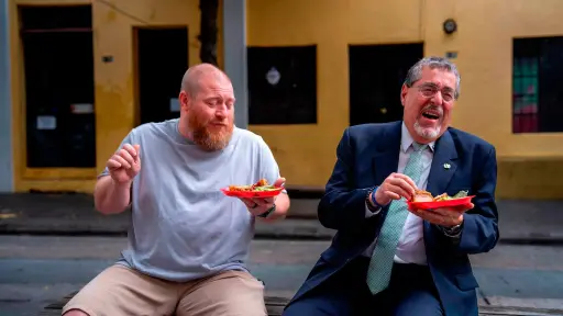 El personaje de redes sociales, Kerry Mann, sostuvo un divertido encuentro con el presidente, Bernardo Arévalo. ,Inguat.
