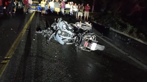 En uno de los accidentes, tres personas fallecieron, según los rescatistas. ,Bomberos Municipales Departamentales. 