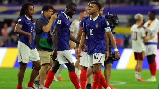 El francés llega a la cita empatado a 8 goles con Lionel Messi por la Bota de Oro, pero con una asistencia menos que el argentino, por lo que deberá sumar contra Inglaterra si desea sacar algo positivo de este Mundial. ,EFE