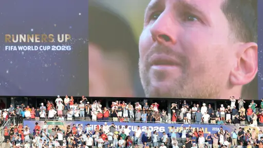 El duro golpe que Messi vuelve a sufrir en el MetLife Stadium. ,EFE.