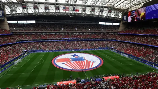 Homenaje por celebración del 4 de julio en Estados Unidos previo al duelo entre Canadá y Marruecos. ,EFE
