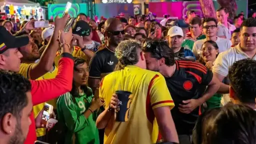 Beso de tres en Mundial 2026 ,Captura de pantalla