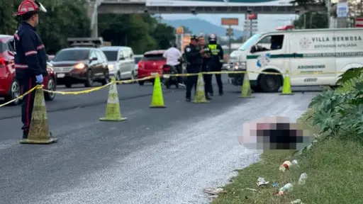 Área donde fue hallado un cadáver en San Miguel Petapa. ,Bomberos Municipales Departamentales