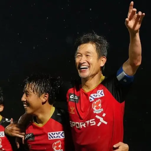 El japonés Miura anota gol de forma oficial a los 59 años 