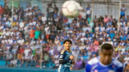 Acción entre Suchitepéquez y Comunicaciones por el Apertura 2026