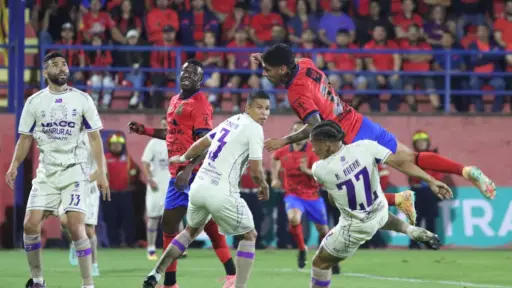 Partido entre Mixco y Municipal por la primera jornada del Apertura 2026 - Alex Meoño