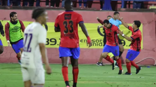 Celebración de César Archila frente a Deportivo Mixco 