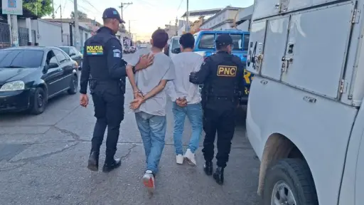 Los detenidos son los principales sospechosos de haber asesinado al conductor de un mototaxi. ,PNC de Guatemala.