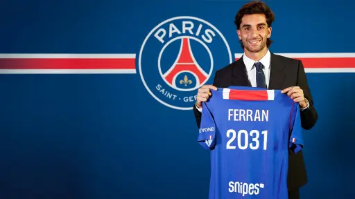 Ferran Torres fue presentado como nuevo jugador del PSG - PSG