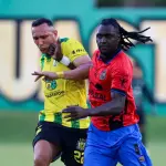Acción de juego entre Guastatoya vs. Municipal 