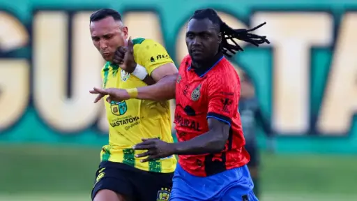 Acción de juego entre Guastatoya vs. Municipal 