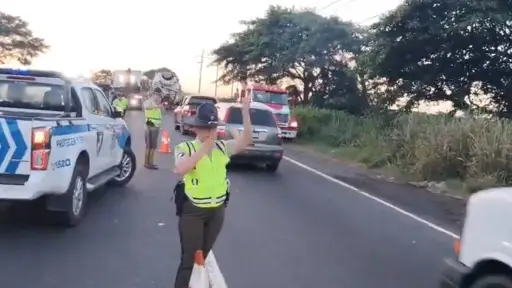 Área cerrada parcialmente tras accidente en Km. 66 de la ruta CA-2 Occidente. ,Provial