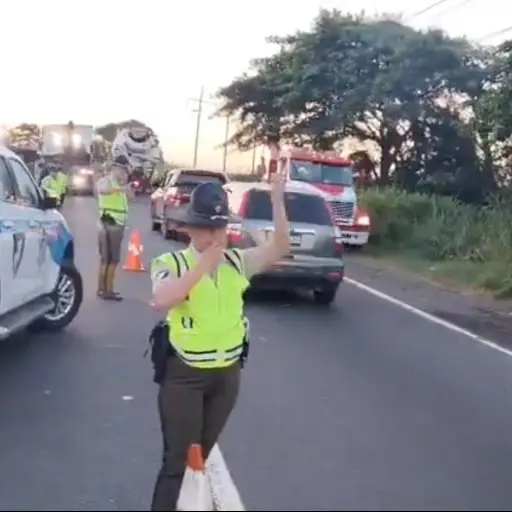Área cerrada parcialmente tras accidente en Km. 66 de la ruta CA-2 Occidente. ,Provial