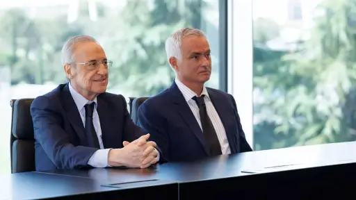 Florentino Pérez junto a José Mourinho en su acto privado de presentación - Real Madrid C.F.