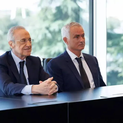 Florentino Pérez junto a José Mourinho en su acto privado de presentación - Real Madrid C.F.