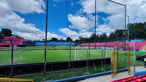 Así luce la malla en el estadio Manuel Felipe Carrera de El Trébol 