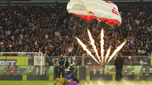 Espectacular presentación de Vozinha como nuevo jugador de Colo Colo 
