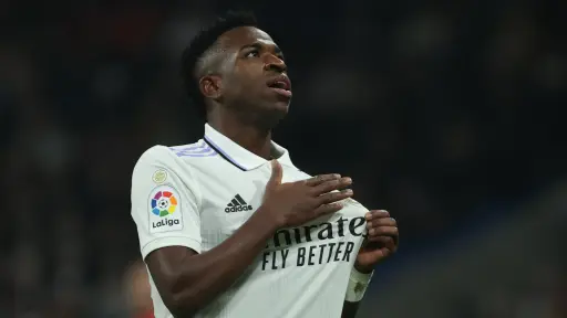 Vinícius renueva con el Real Madrid hasta 2032