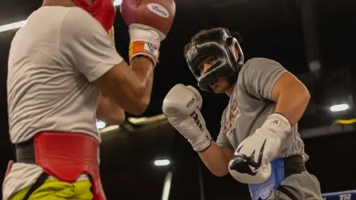 El boxeador nacional Lester Martínez lleva a cabo su preparación en Colorado Springs 