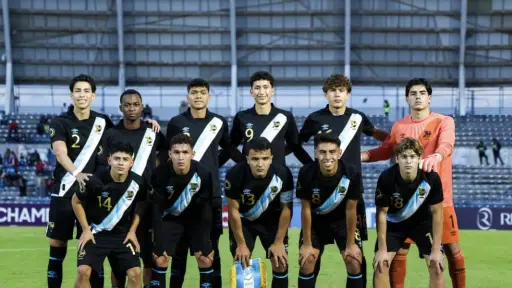 Selección Sub-20 de Guatemala durante duelo ante Estados Unidos 