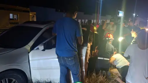 En una triple colisión que se produjo en la ruta al Atlántico, también se vio implicada una motocicleta. ,Bomberos Municipales Departamentales. 
