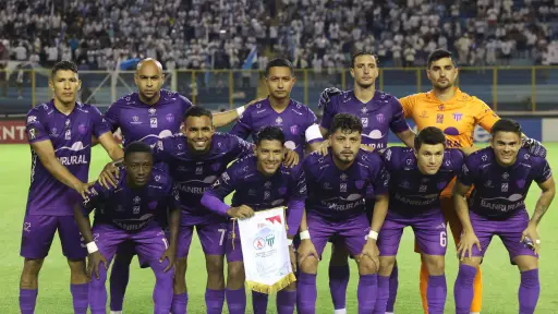 Once titular de Antigua GFC en su partido ante Alianza en El Salvador - EFE
