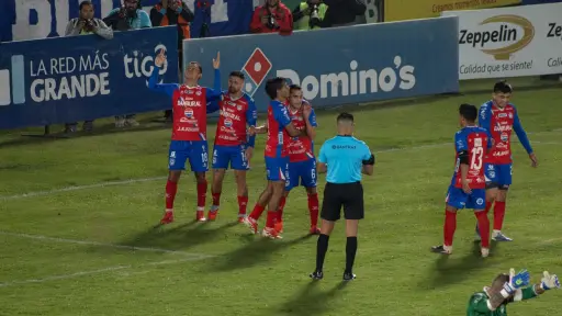 Celebración de Xelajú MC ante Aurora en la segunda jornada del Apertura 2026 - Willber Colloy