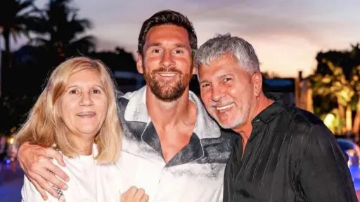 Lionel Messi junto a sus padres - instagram @leomessi