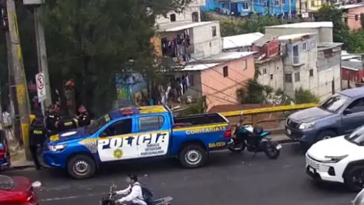 Varias unidades móviles trabajan en el sector del Puente El Incienso. ,Amílcar Montejo