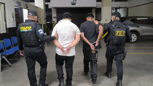 Los detenidos fueron llevados al juzgado de turno de la Torre de Tribunales. ,PNC de Guatemala.