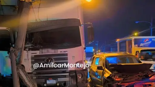 Accidente en el kilómetro 12.5 en ruta El Atlántico, zona 25. ,PMT capitalina/Montejo