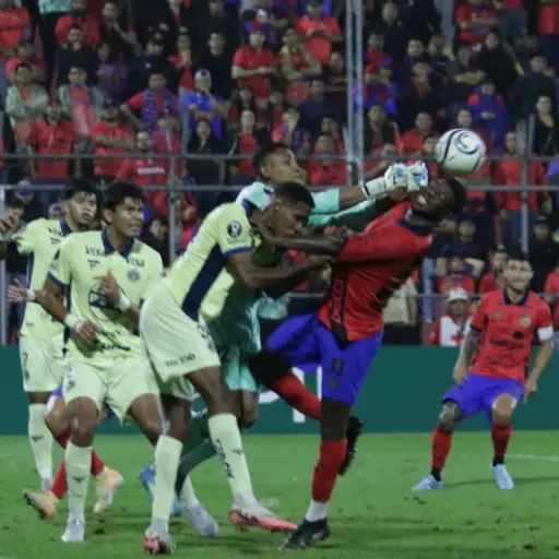 Alejandro Cabeza en una acción de juego ante Motagua 