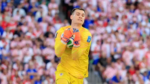 Dominik Livakovi procedente del Fenerbahce turco firmó hasta el 30 de junio de 2030.