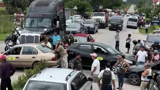 Bloqueo en Petén en rechazo al alza de los precios de los combustibles. ,Moralenses Izabal Gt