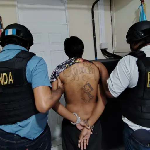 El presunto pandillero fue entregado por las autoridades de Guatemala a sus homólogas de El Salvador. ,PNC