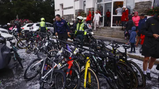 Cancelan la tercera etapa de la Vuelta a España 2026 - EFE