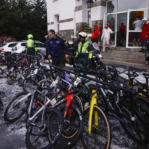 Cancelan la tercera etapa de la Vuelta a España 2026 - EFE