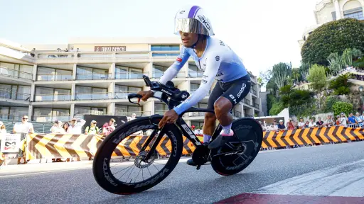 Sergio Chumil en la prueba contrarreloj de la Vuelta a España 2026 - Burgos BH